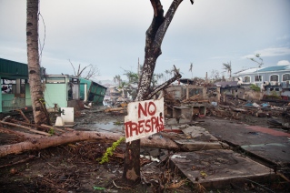 PHILIPPINES. Tacloban. Décembre 2013. La ville de Tacloban après le passage du typhon Haiyan. THE PHILIPPINES. Tacloban. December 2013. Tacloban city, in the aftermath of typhoon Haiyan.